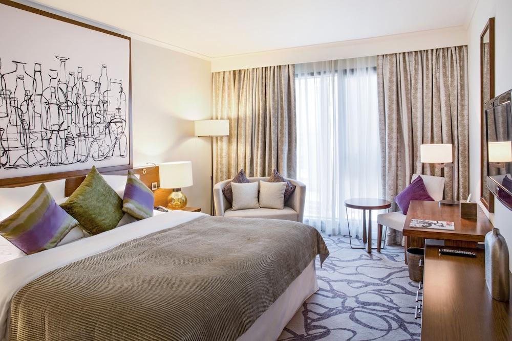Pullman Dubai Creek City Centre Residences Exterior photo A room at the InterContinental London The O2
