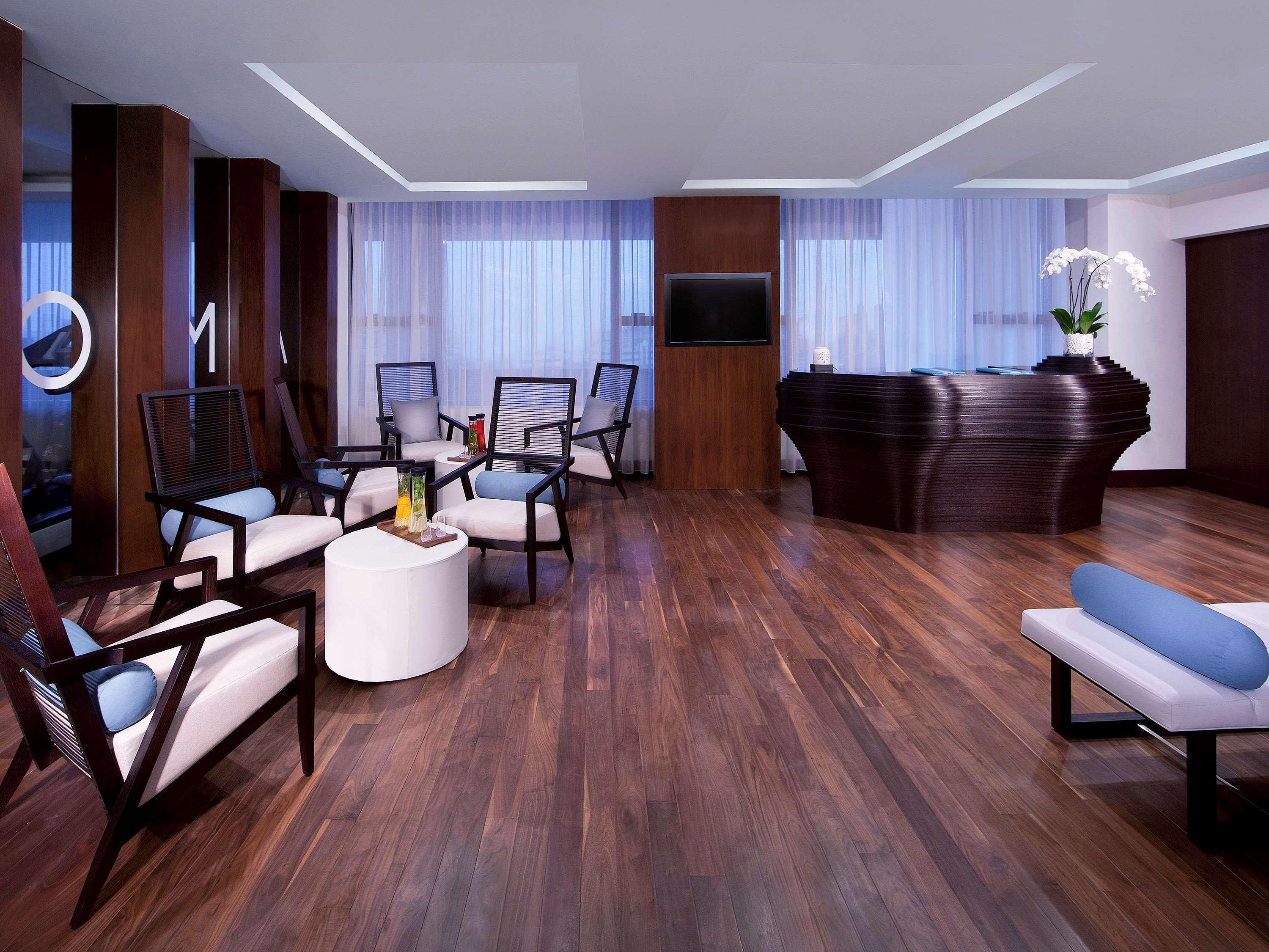 Pullman Dubai Creek City Centre Residences Exterior photo The Westin Club Lounge at the Westin Palace Madrid